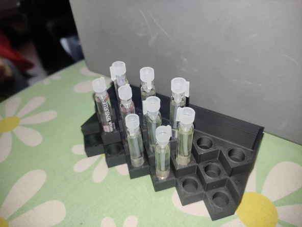 Byr3D Parfüm Tutucusu - Stand T5369984 Sadece Plastik Aparattır