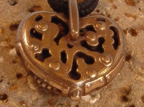 Byr3D Steampunk Kalp Kolye T2041190 Sadece Plastik Aparattır