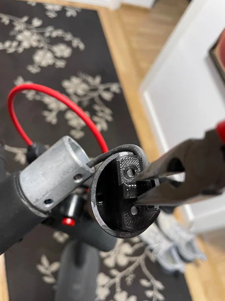 Byr3D Xiaomi M365 Pro Airtag Direksiyon Tutucusu T5388014 Sadece Plastik Aparattır - 2