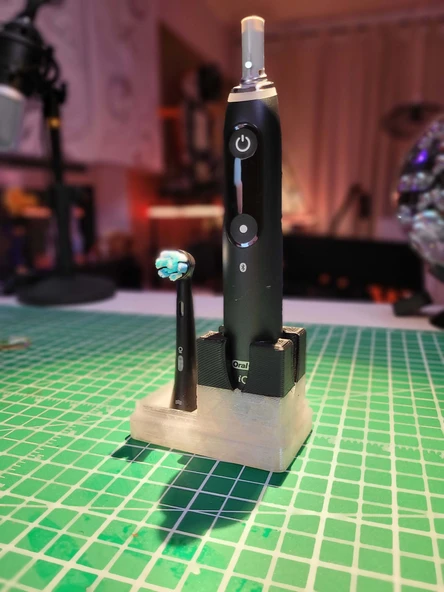 Byr3D Oral B Io Tutucu T5782132 Sadece Plastik Aparattır