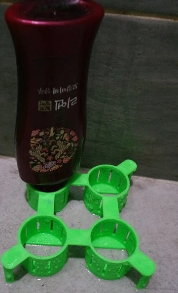 Byr3D Şampuan Şişesi Baş Aşağı Stand / Tutucu T2601253 Sadece Plastik Aparattır