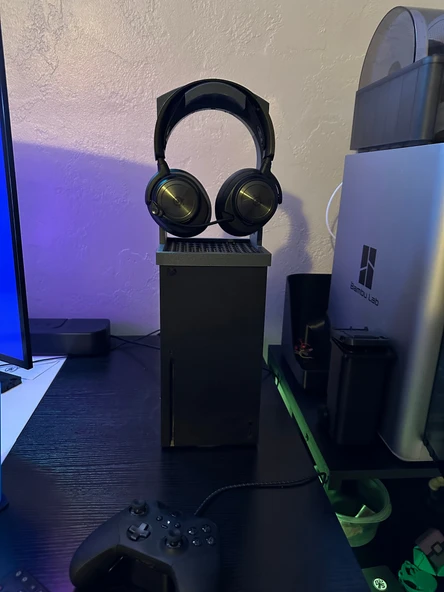 Byr3D Xbox Kulaklık Tutucu T6347053 Sadece Plastik Aparattır