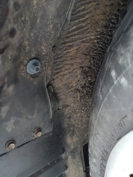 Byr3D Mercedes-Benz W202/W210 Iç Çamurluk Bağlantı Elemanı Somunu T6485577 Sadece Plastik Aparattır - Resim 2