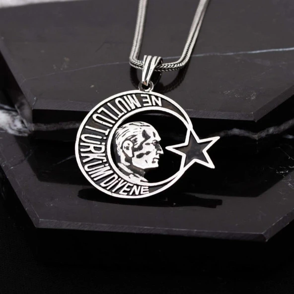 Ne Mutlu Türküm Diyene Atatürk Portreli Gümüş Erkek Kolye