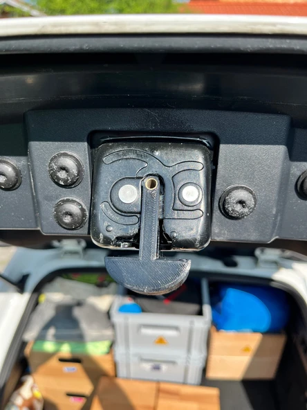 Byr3D Toyota Corolla E21 Bagaj Kapağı Kilidi T6049657 Sadece Plastik Aparattır - 4