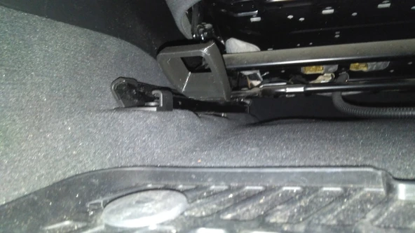 Byr3D Audi A3 8P Ön Koltuk Ayar Kolu T2983026 Sadece Plastik Aparattır