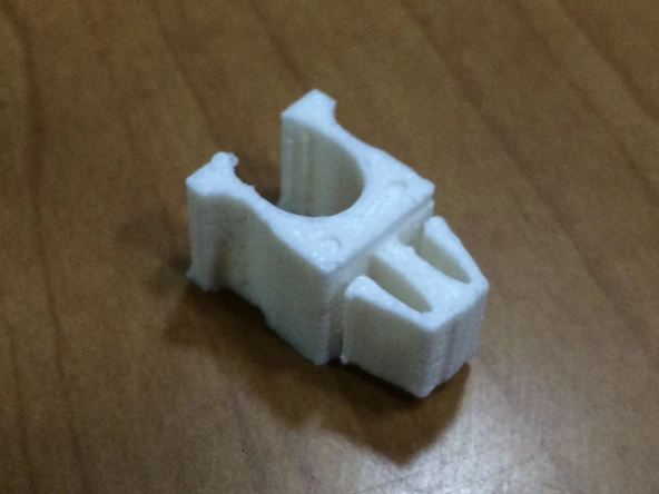 Byr3D Kaput Çubuğu Klipsi T2482104 Sadece Plastik Aparattır