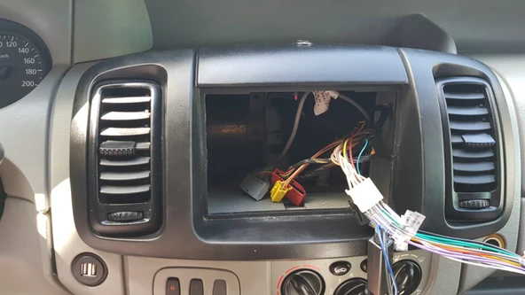Byr3D Renault Trafic 2 Din Radyo Süslemesi T3628401 Sadece Plastik Aparattır - Resim 2