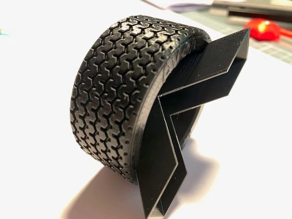 Byr3D Avonclassicracingtyre - Kartvizitlik T5787096 Sadece Plastik Aparattır - 5