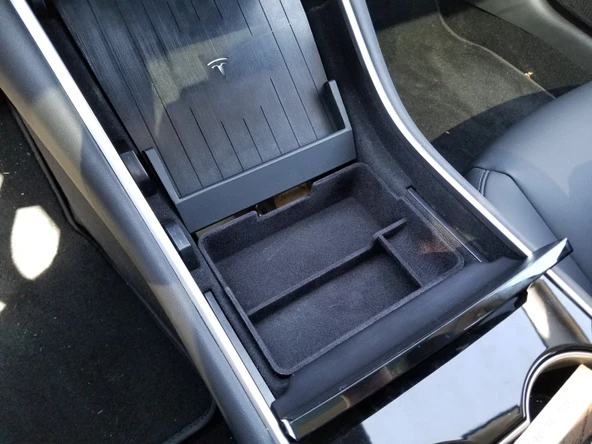 Byr3D Tesla Model 3 Orta Konsol Tepsisi (Jonco223'Ten Değiştirilmiştir) T3070406 Sadece Plastik Aparattır