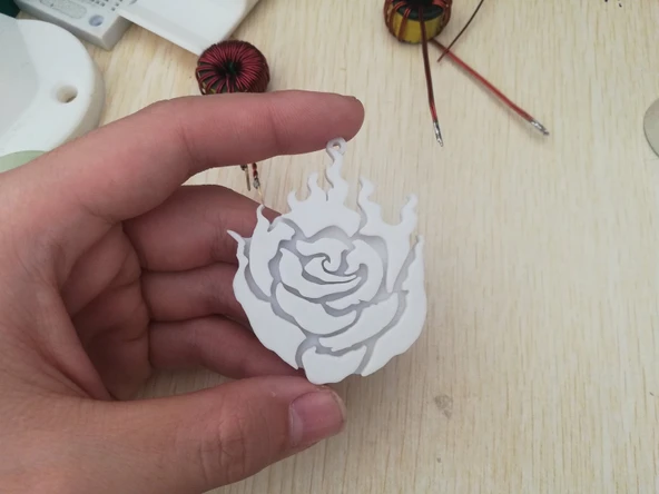 Byr3D Ygül Logolu Anahtarlık Kolye T3981965 Sadece Plastik Aparattır