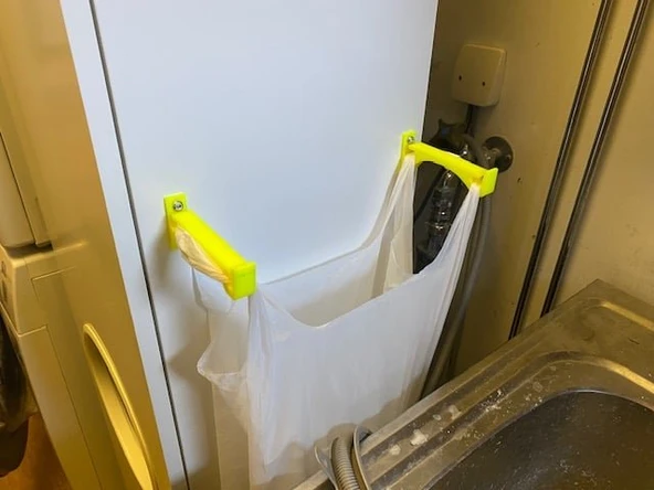 Byr3D Çöp Torbası Tutucusu (Vidalı Baskı) T4942670 Sadece Plastik Aparattır