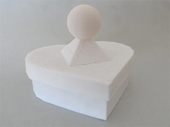 Byr3D Kalp Kutusu Kulplu T124128 Sadece Plastik Aparattır