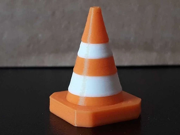 Byr3D Trafik Konisi Turuncu-Beyaz 4737011 (10 Adet) Sadece Plastik Aparattır