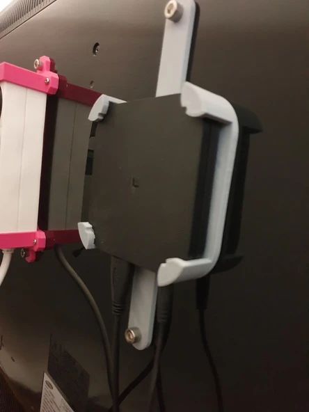 Byr3D Xiaomi Mi Box Tv Arkası Montaj Aparatı 3543639 Sadece Plastik Aparattır - 3