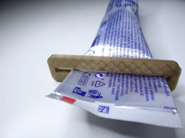 Byr3D Basit Diş Fırçası Macun Itici Gri 2603807 Sadece Plastik Aparattır