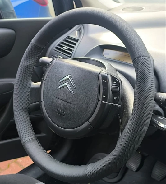 DİKİŞLİ DİREKSİYON KILIFI SİYAH DERİ NOKTALI DERİ SİYAH DİKİŞLİ CİTROEN C4 İÇİN ürün görseli