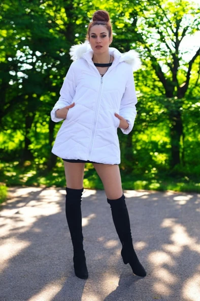 Kapüşonlu Kürklü Kışlık Orta Boy Şişme Kadın Mont - Resim 6