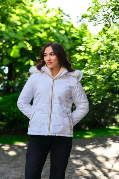 Kışlık Kürklü Kapüşonlu Şişme Kadın Mont ürün görseli