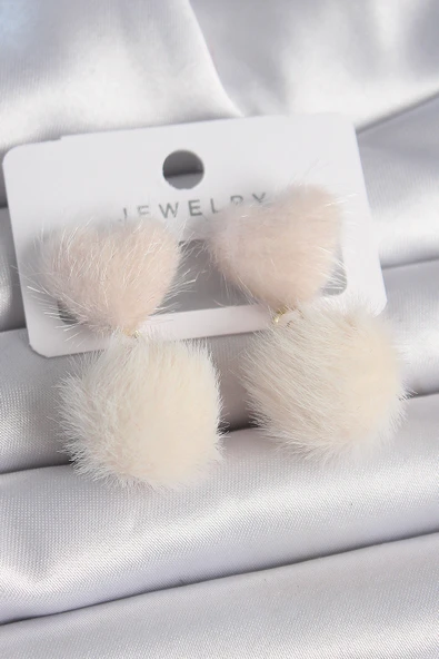 Pembe Renk Tüylü Kalp Ponpon Model Kadın Küpe - TJ-BKP9550 ürün görseli 1