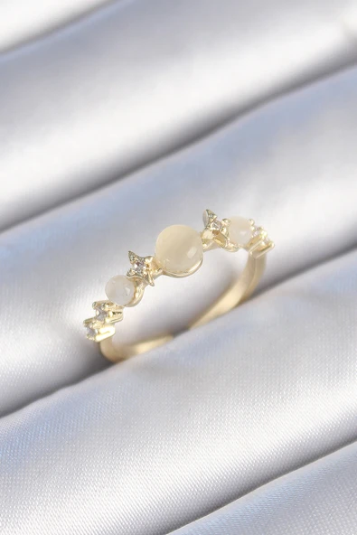 Pirinç Gold Renk Zirkon Taşlı Yıldız Detay Beyaz Mineli Kadın Yüzük - TJ-BYK3440 ürün görseli 1