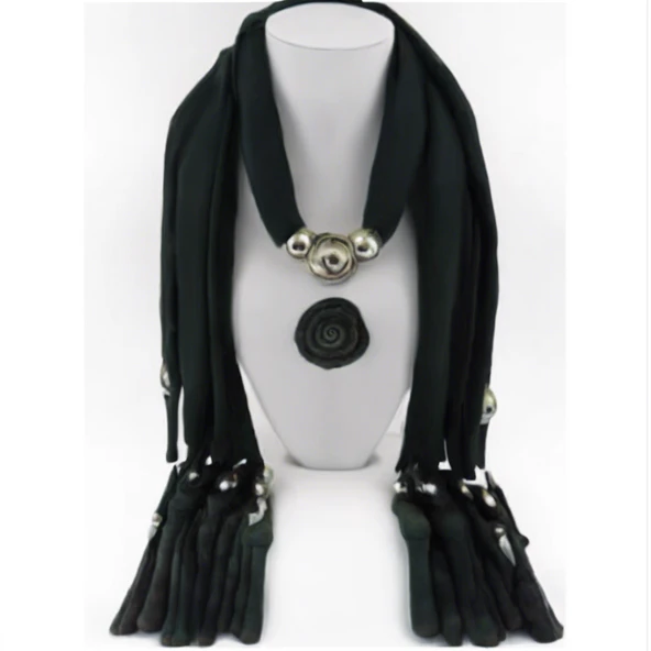 Gül Desenli Boncuklu Fular Kolye Siyah - 2