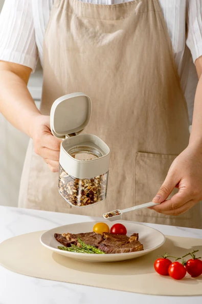 Pinmoo Basic Kulplu Kaşıklı Cam Baharatlık 1 Adet