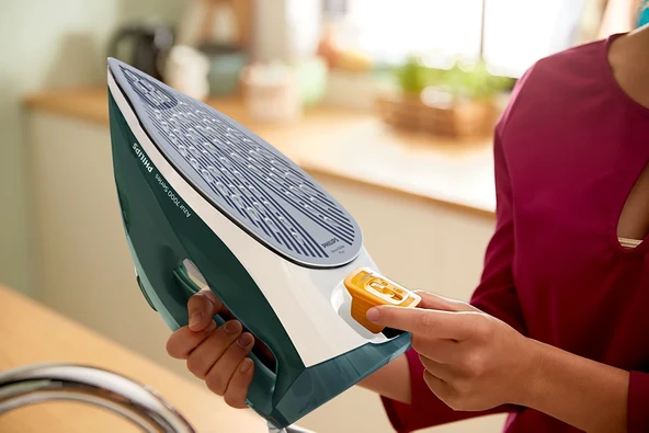 Philips Azur 7000 Serisi DST7031/70 2800 W Buharlı Ütü - Resim 4