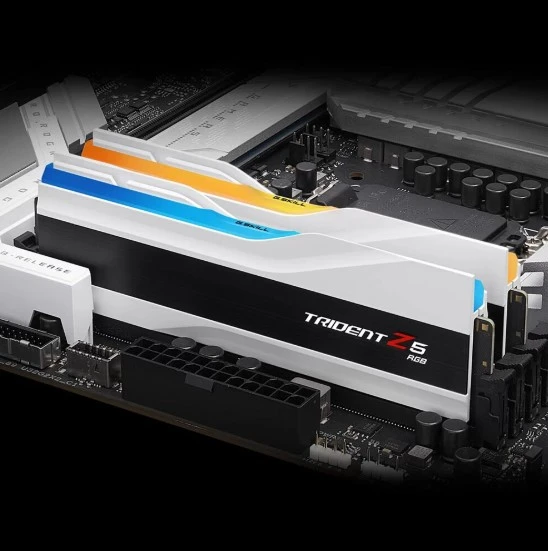 GSKILL Trident Z5 RGB Beyaz DDR5-6000Mhz CL36 32GB (2x16GB) DUAL (36-36-36-96) 1.35V - 2