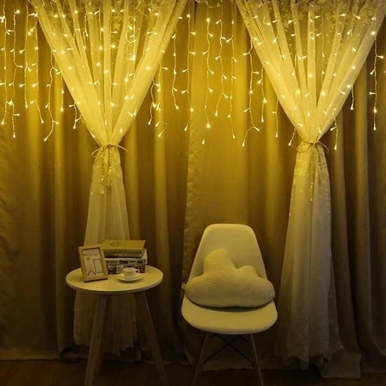 MERGEN STORE 8 Fonksiyonlu 16 Saçaklı Perde Led 3 x 1 (Günışığı)