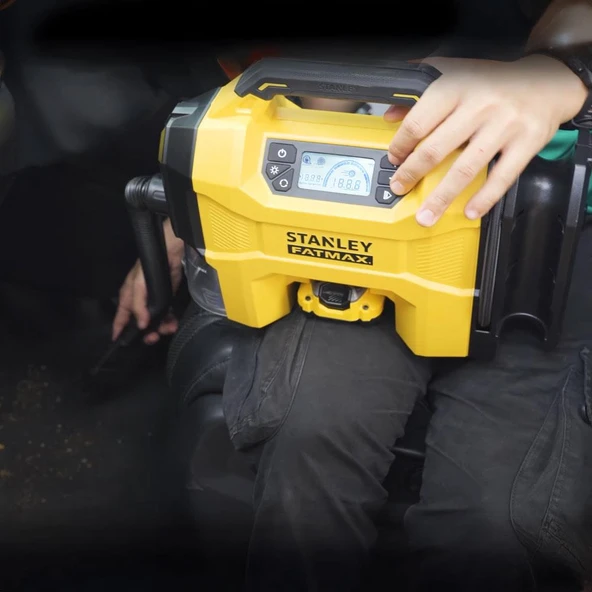 STANLEY SXVI02001A 12Volt/18Volt 2Ah Li-ion Şarjlı 160 PSI Dijital Basınç Göstergeli Lastik & Yatak Şişirme Pompası + Araç Süpürgesi + Led Lamba - Resim 9