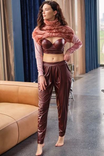 MAN9761 Kadın Polar Kumaş Bolero Deri Görünümlü Balenli Destekli Dolgulu Askıları Çıkabilen Büstiyer Sütyen ve Yandan Cepli Pantolon Pijama 3lü Takım (9761) ürün görseli