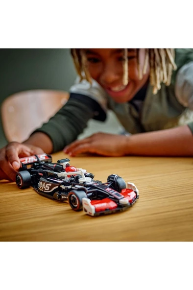 LEGO ® Speed Champions MoneyGram Haas F1® Team VF-24 Yarış Arabası 77250 10+ Oyuncak Yapım Seti (242 P) - 6