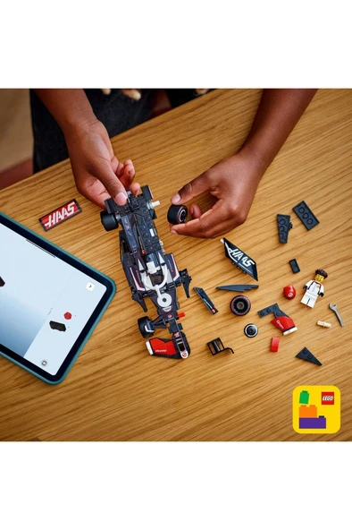 LEGO ® Speed Champions MoneyGram Haas F1® Team VF-24 Yarış Arabası 77250 10+ Oyuncak Yapım Seti (242 P) - 9
