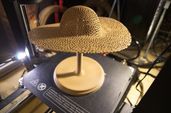 Voronoi Şapka Takı Standı Plastik Aparat - 1