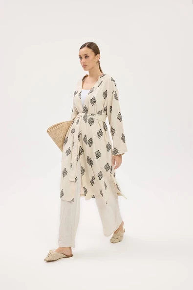 Şıklık Ve Konforun Mükemmel Uyumu: Krem İşlemeli Kimono İle Tarzınızı Baştan Yaratın! - 7