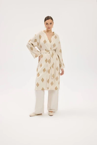 Şıklık Ve Konforun Mükemmel Uyumu: Krem İşlemeli Kimono İle Tarzınızı Baştan Yaratın! - 3