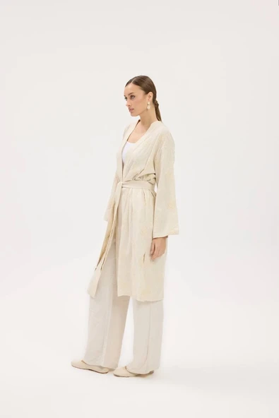 Şıklık Ve Konforun Mükemmel Uyumu: Krem İşlemeli Kimono İle Tarzınızı Baştan Yaratın! - 10