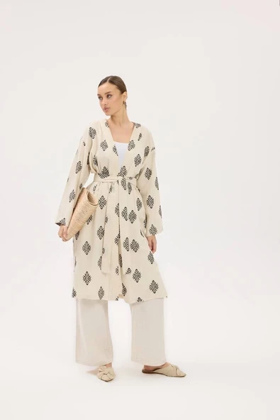 Şıklık Ve Konforun Mükemmel Uyumu: Krem İşlemeli Kimono İle Tarzınızı Baştan Yaratın! - 5
