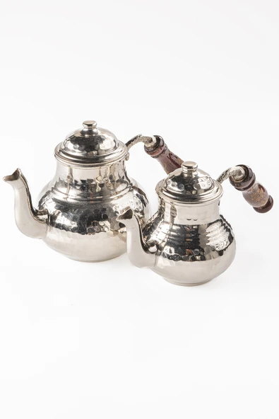 DMT Gaziantep Bakır Çaydanlık Takımı AĞIR EL DÖVMESİ Alt:12 cm üst:8,5cm Toplam:1,3lt Ahşap kulp - 2