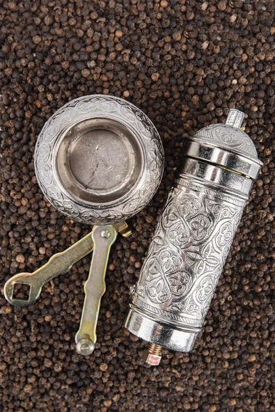 Gaziantep Otantik Kahve Değirmeni Baharat Değirmeni yük:18cm eni:6,0cm Ağırlık:450gr - 2