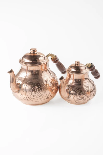 DMT Gaziantep Bakır Çaydanlık Takımı AĞIR EL İŞLEMELİ Alt:14,5cm üst:10,5cm Toplam:2,6 lt Ahşap kulp - 2