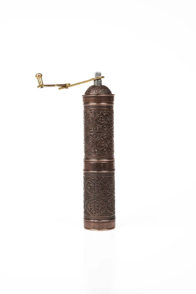 DMT Gaziantep Otantik Kahve-Baharat Çekme Değirmeni yük:22cm eni:4,5cm Ağırlık:475gr Bakır Renk