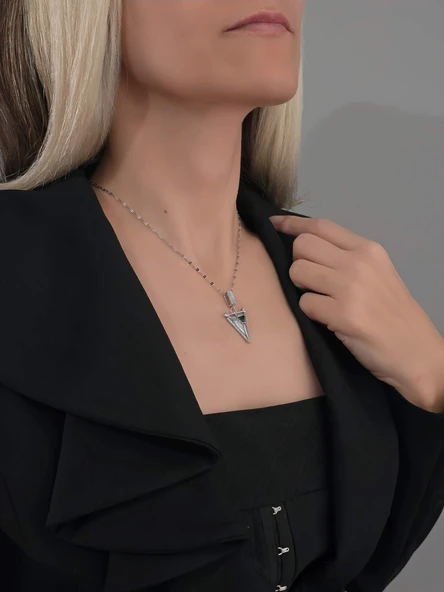 Zümrüt Yeşili Üçgen Zirkon Taşlı Silver Renk Kolye - Resim 3