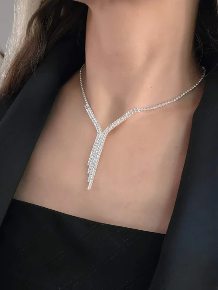 Kristal Taşlı Su Yolu Sarkıt Model Yılbaşı - Abiye - Düğün -Event Kolye Küpe Set - 3