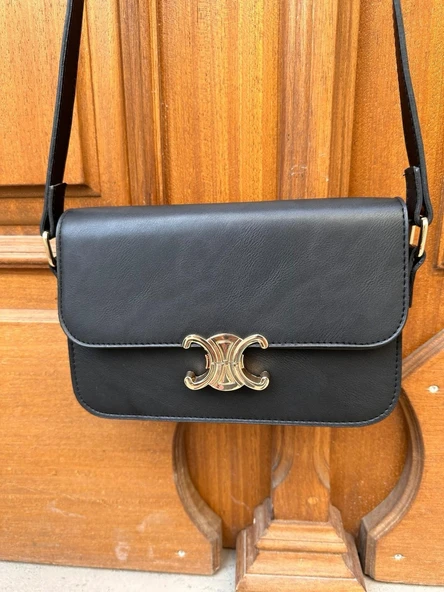 Jass Siyah Rengi Kilit Aksesuarlı ve Kapaklı Model Ayarlanabilir Askılı Kadın Çanta ürün görseli