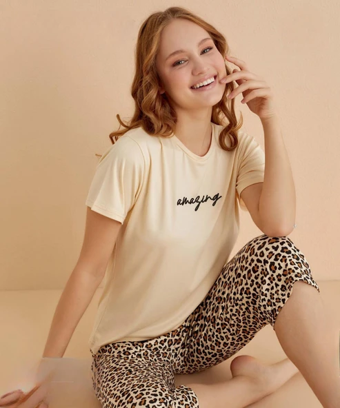 Mihra Kadın Bisiklet Yaka MİLAN Likralı KAPRİ Kısa Kol Pijama Takımı 50108E - 1 Adet  XL Ekru