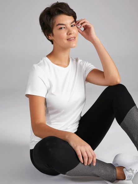 Faik Sönmez Minimalist Yuvarlak Yaka Kısa Kol Kadın Tişört - Günlük