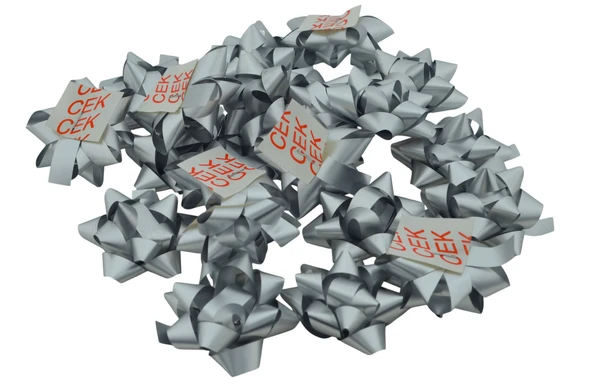 Gümüş Metalik Kendinden Yapışkanlı Fiyonk Yıldız Rafya Hediye Paketi Süsü 20 Adet