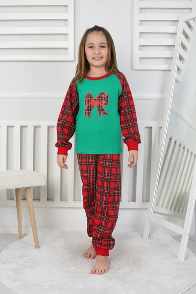 Kız Çocuk Pijama Takımı - 10